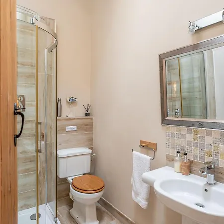 Holiday home Rabbitdale Barn