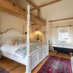 Rabbitdale Barn